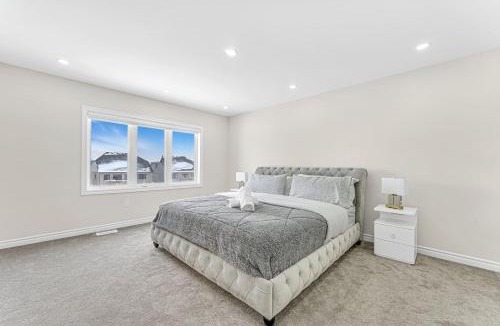 Thorold House | Designer Home in Niagara Falls