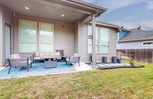 Austin House | Designer home with luxe suite, home office, outdoor lounge & dog-friendly yard