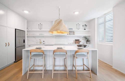 Darling Point Apartment | Designer Living in Darling Point with Parking