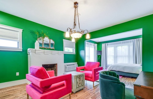 West End House | Designer Lodging in Downtown Austin with Free WiFi & Partial AC