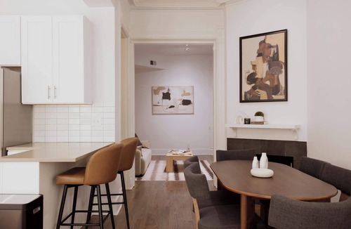 Rush and Division Apartment | Designer Loft 2E | Heart of Gold Coast/River North