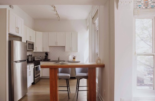 Rush and Division Apartment | Designer Loft 2W | Heart of Gold Coast/River North