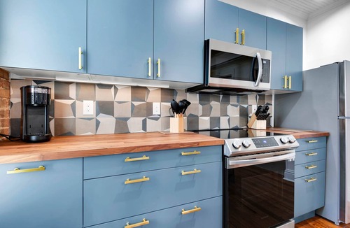 Wellsville Apartment | Designer Loft— 40 Min to FIFA World Cup KC | Sleeps 7