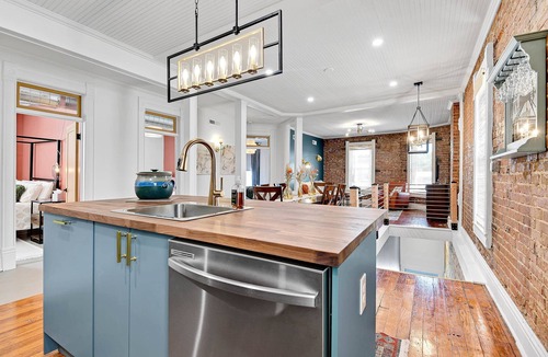Wellsville Apartment | Designer Loft— 40 Min to FIFA World Cup KC | Sleeps 7