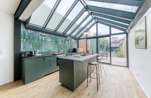 Bagnolet House | Designer loft 5 minutes from Paris with parking