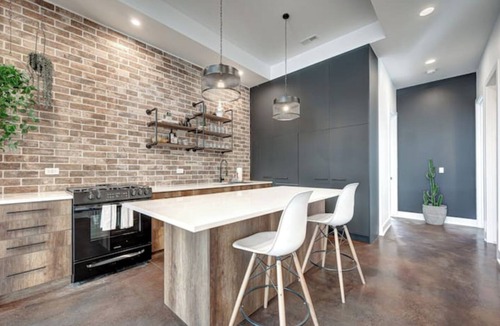 West Loop Condo | Designer Loft in Fulton Market with Parking