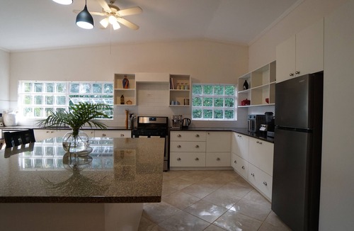 West Queen West House | Designer Loft on Queen W | 10ft ceilings, parking
