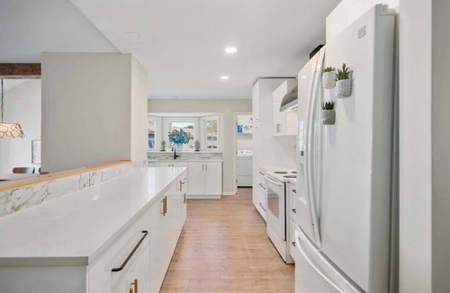 Lenexa Villa | Designer Luxury 4bed/4ba w/Pool