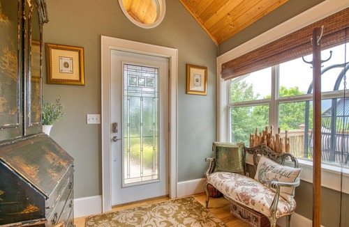 Waynesville House | Designer Luxury Getaway | 1-Level | Stunning Views | 0.7 Mi to Main St | FirePit