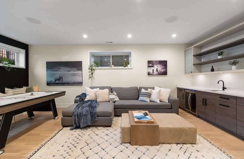 Wicker Park House | Designer Oasis - Sauna, Hot Tub, Patios, Game room