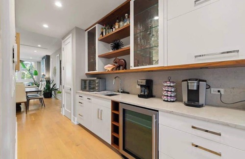 Wicker Park House | Designer Oasis - Sauna, Hot Tub, Patios, Game room