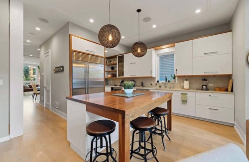Wicker Park House | Designer Oasis - Sauna, Hot Tub, Patios, Game room