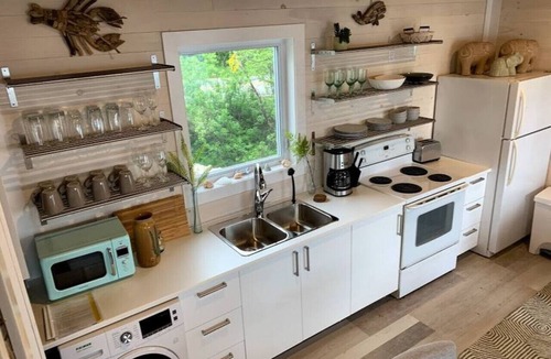 Port Mouton Cottage | Designer Oceanfront Villa - Hot tub Sauna-private