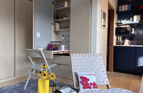 Hollywood District Cottage | Designer Owned Suite in Historic Hollywood District