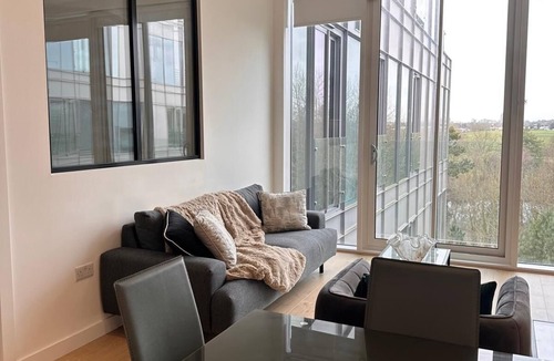 London Borough of Hounslow Condo | Designer Park View