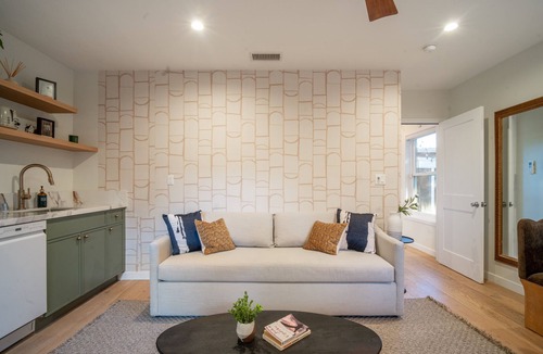 Sherman Oaks House | Designer private guest home near Universal Studios