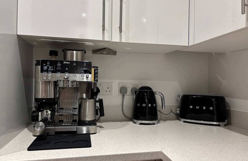 Livesey Apartment | Designer Skyline Apartment