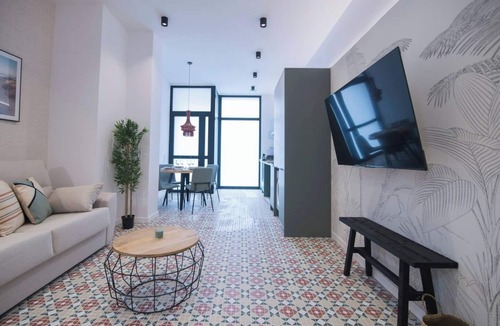 Camins al Grau Apartment | Designer suite next to the City of Sciences D