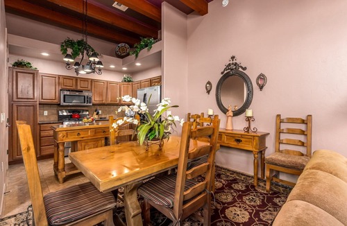 Tubac Condo | Designer Tubac AZ townhome - Panoramic Mountain Views