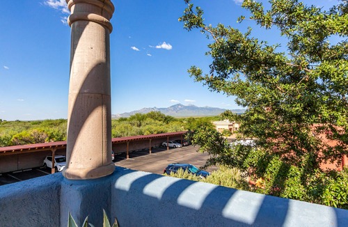 Tubac Condo | Designer Tubac AZ townhome - Panoramic Mountain Views