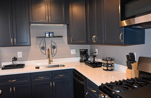 University District Apartment | Designer Unit in OSU’s Core