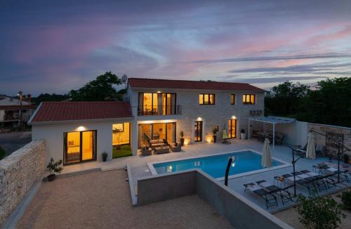 Tinjan Villa | Designer Villa Simone - Modern & Heritage Style with Office