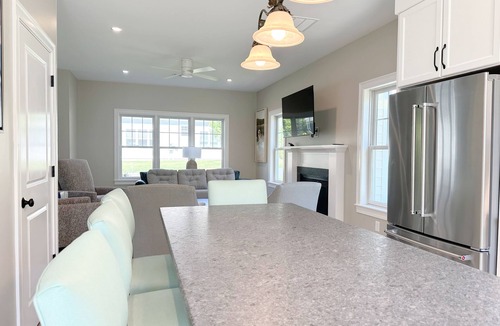 Arundel Cottage | Designers Dream Home with Pool!