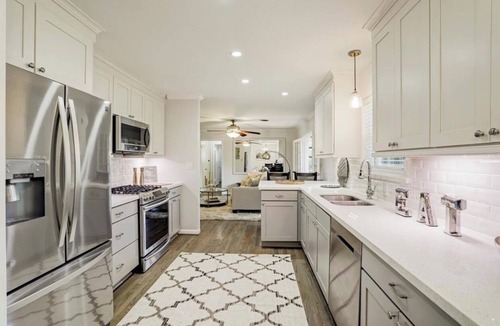 Houston House | Designers home, located in a close proximity Texas Medical Center, Galleria,