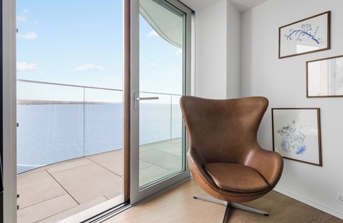 Aarhus C Apartment | Designers penthouse in the clouds