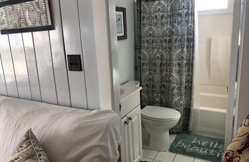 West Hyannisport Cottage | Desirable 4br/2ba Craigville Beach Cottage Steps to Ocean