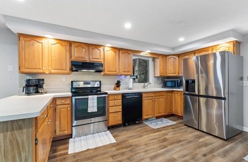 Hilton House | Desirable Bay Front Home-3BRD