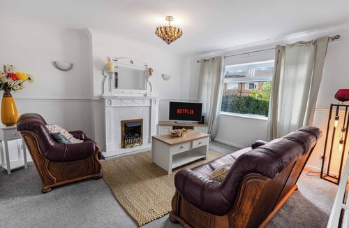 Macclesfield House | Desirable Homely Retreat