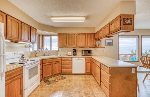 Roads End House | Desirable Roads End With Two Queen Suites, Game Room with Pool Table