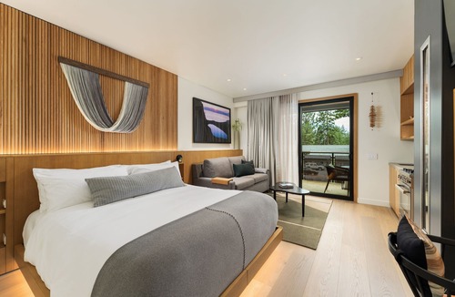 Lakeside Park Resort | Desolation Hotel