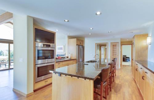 Hailey House | Desperado Dream