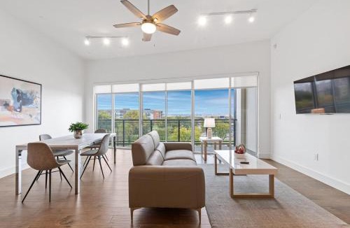 Cedars Apartment | Destination at the Cedars 417