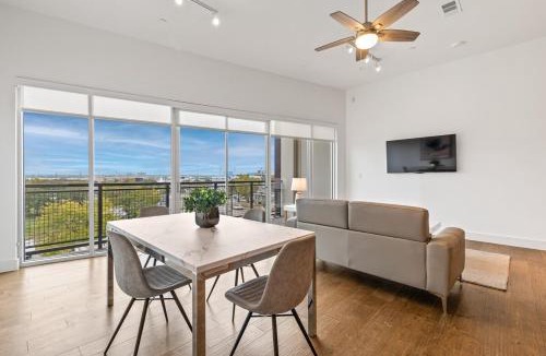 Cedars Apartment | Destination at the Cedars 417