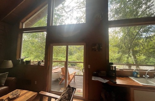 Lewis County Cabin | Destination Mt Rainier, a Rustic Cabin on the Tilton River in Morton, WA