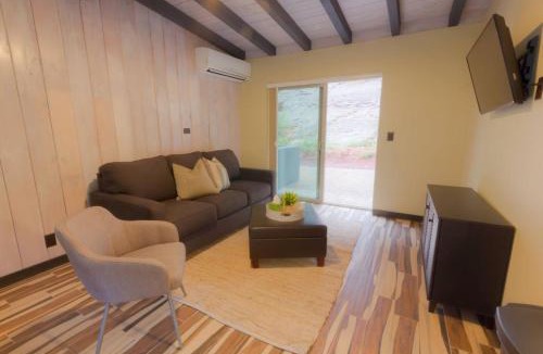 Sedona House | Destination Oak Creek 7 - with shared patio