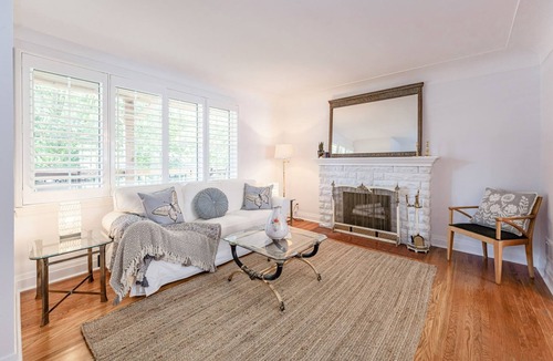 Burlington House | Detached 3 Bedroom Luxury home in Burlington