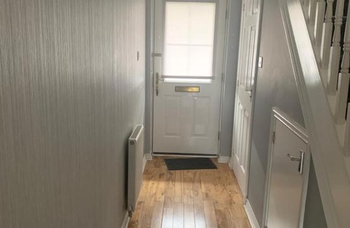 North Glasgow Apartment | Detached 4 bedroom villa