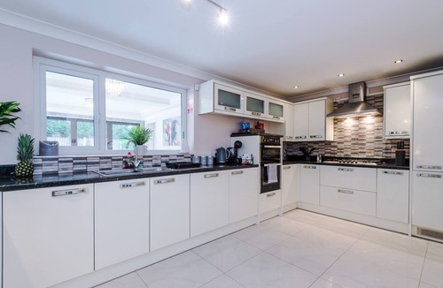 Ellenbrook House | Detached 5 bed property