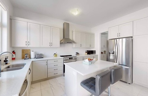 Caledon House | Detached 5 Bedroom ~100% Spotless ~Sleeps 13