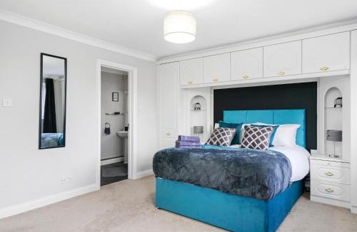 Cambridge House | Detached 6 Bedroom Cambridgeshire Abode - Pets