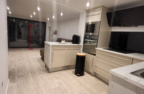 Epone Apartment | Detached apartment 9 minutes' walk from the station