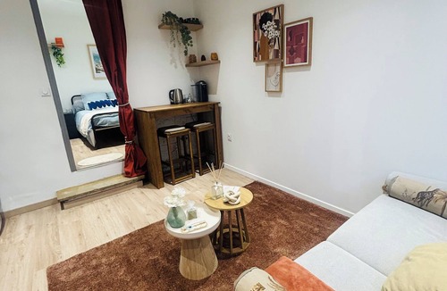 16th Arrondissement Bed & Breakfast | Detached apartment ESTAQUE -PORT district Estaque and ter station 5 minutes' walk away