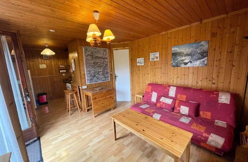 Barcelonnette Ski Chalet | Detached chalet with private garden