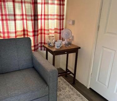 Pulham Apartment | Detached cosy Dorset cabin