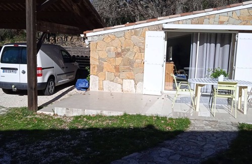 Evenos House | Detached cottage Protected car parking