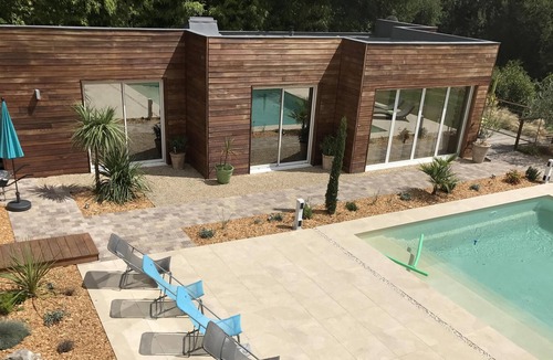 Nantes Nord House | detached cottage with landscaped nature park